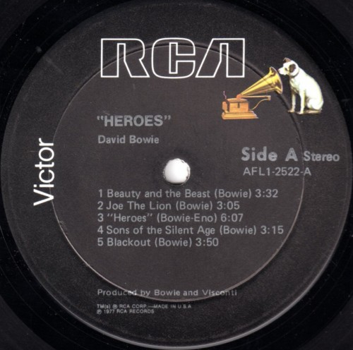 This is a thumbnail + LP 1977 Heroes RCA AFL1-2522 USA Moulding var Label A.jpg
